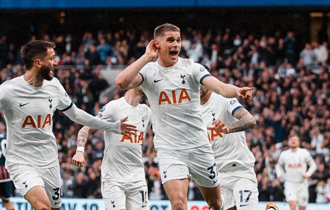 关于桑德兰感受胜利滋味，客场压阵切尔西的信息