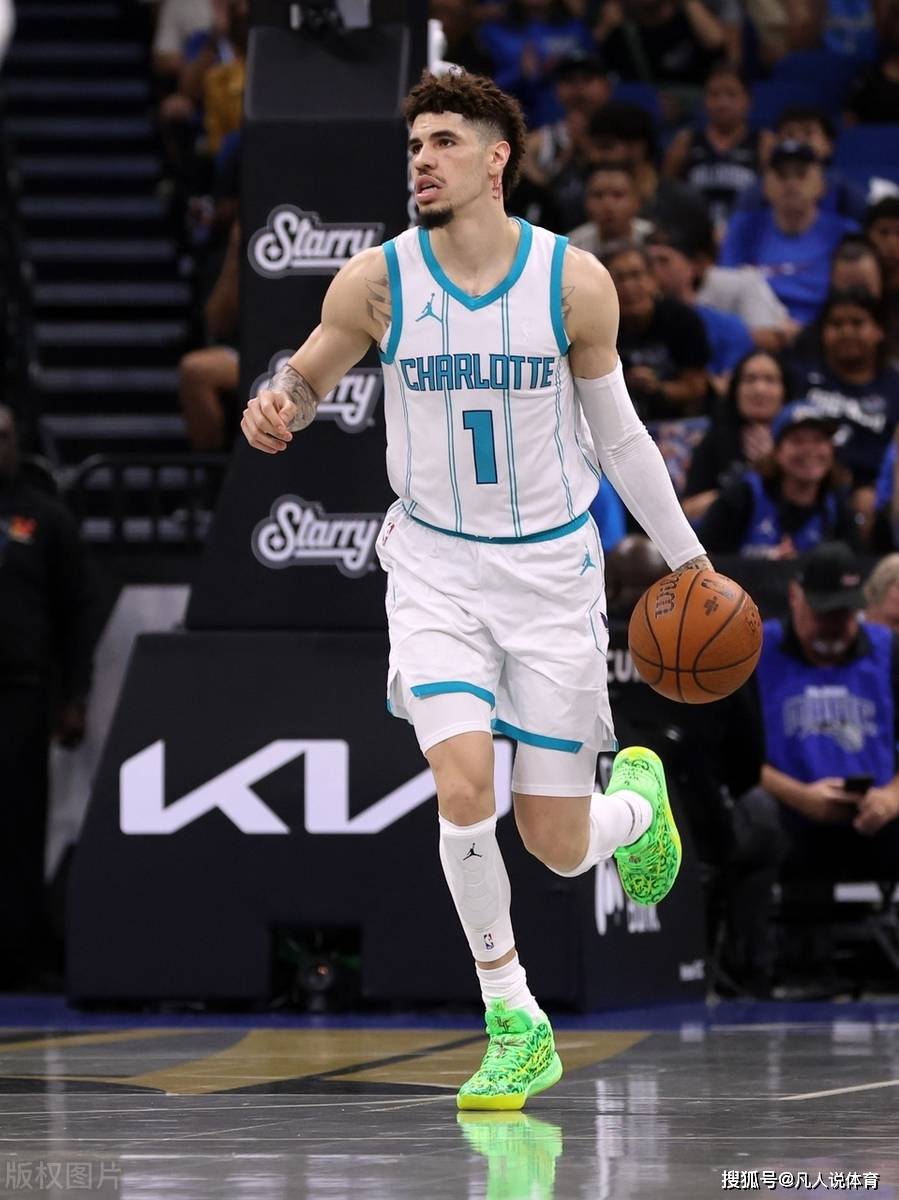 九游体育直播-出色表现，球星成为全场焦点