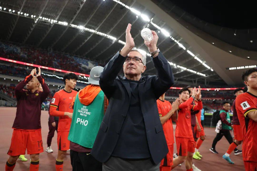 人队连胜终结,球迷心情低落难以平复的简单介绍 人队连胜终结,球迷心情低落难以平复的简单介绍