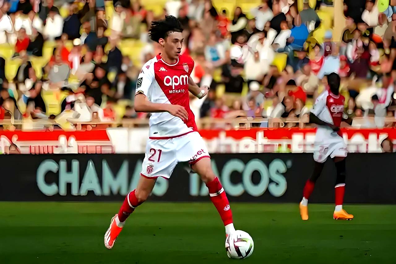 摩纳哥客场大胜，稳居法甲积分榜前列的简单介绍