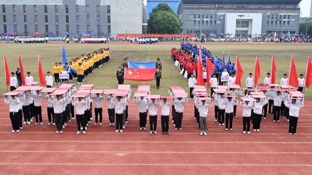 九游娱乐官方网站-包含火热开幕，强队展现实力令人震撼的词条