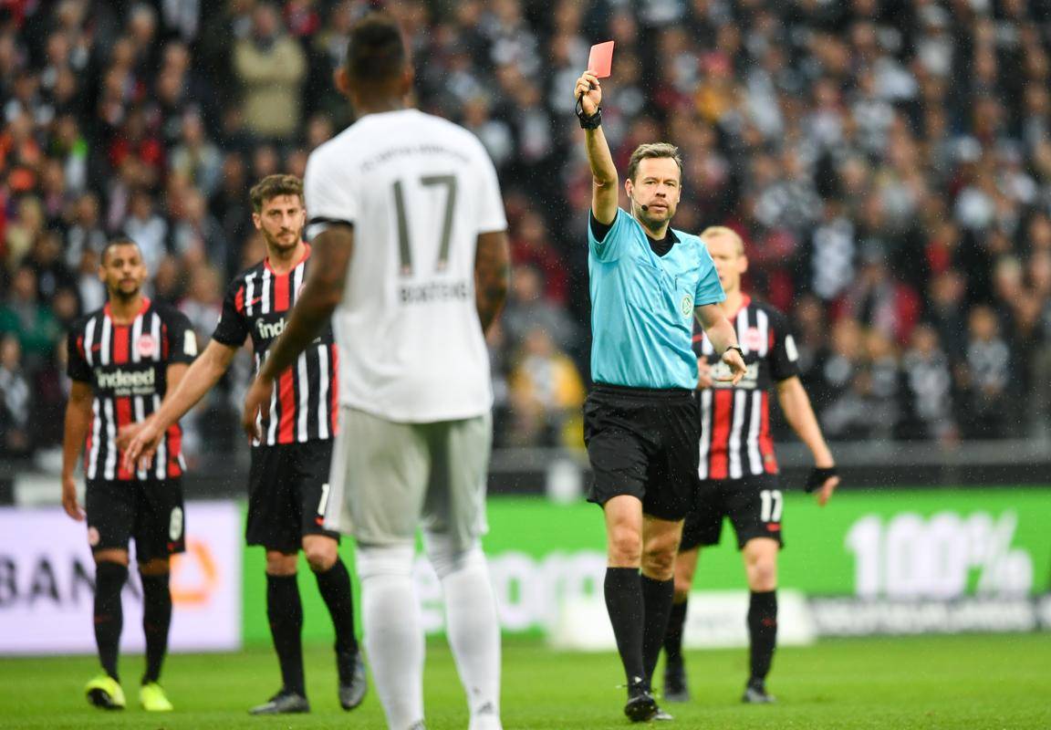 九游游戏-弗赖堡在主场占优势，轻松打败对手