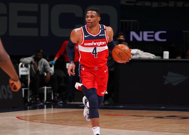 关于马刺客场力克国王,挺身而出的信息 关于马刺客场力克国王,挺身而出的信息