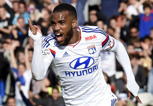 里昂客场战平第戎,稳居联赛前茅 里昂客场战平第戎,稳居联赛前茅