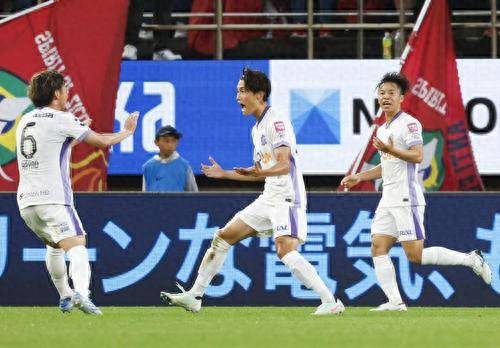 广岛三箭备战亚冠淘汰赛，势如破竹