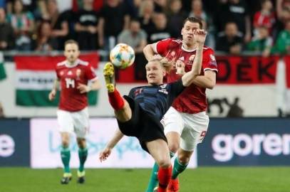 包含斯洛文尼亚队战绩斐然,欧预赛宛如逍遥的词条 包含斯洛文尼亚队战绩斐然,欧预赛宛如逍遥的词条