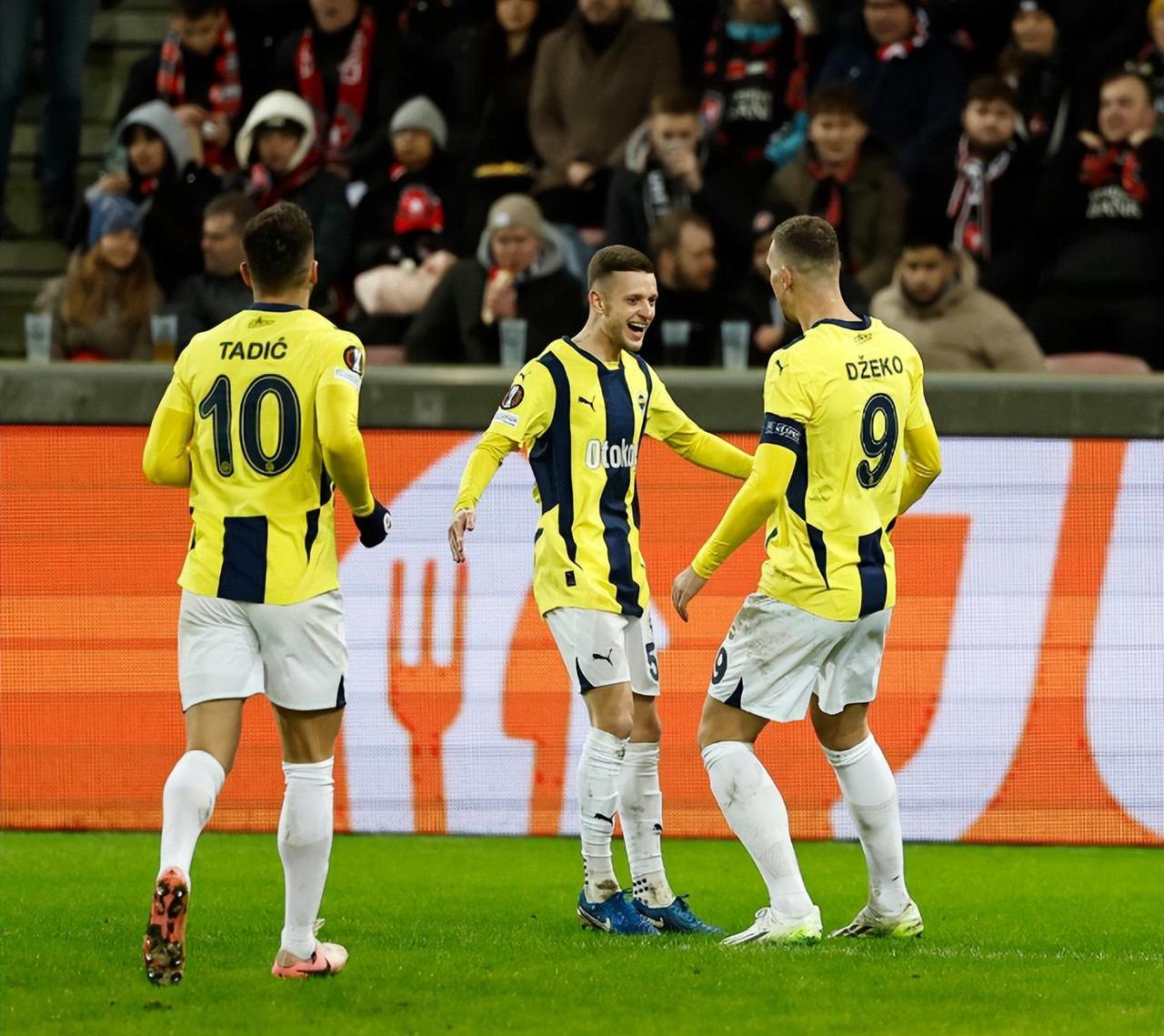 费内巴切队少射多中，成功占据比赛主导局面