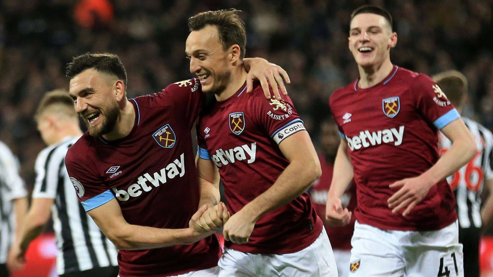 九游官网-西汉姆联惨遭绝杀,失去宝贵三分