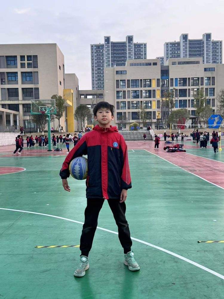 篮球天才少年获得国际杯最佳球员称号