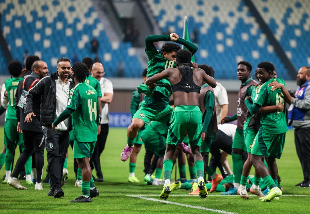 阿联酋球队在亚洲杯中积极备战，迎接挑战