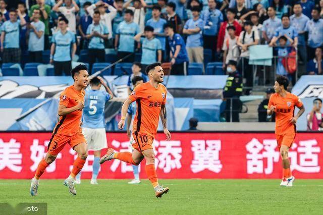 中超豪强冲刺阶段胜负难料，球队实力对比激烈