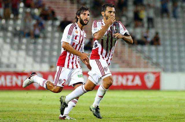 九游官网-包含阿雅克肖客场逼平对手，保持不败的词条