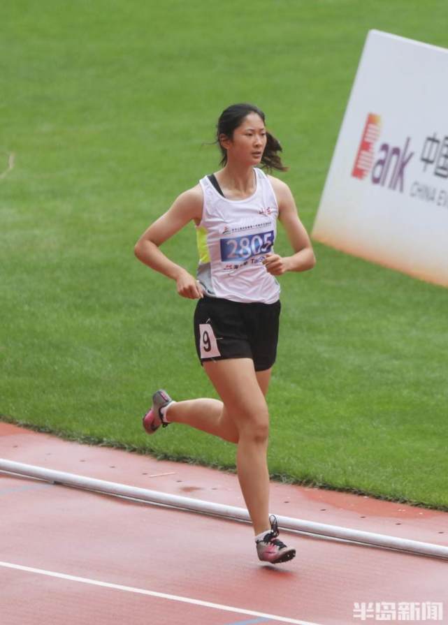 东京田径赛场赛道上的惊心动魄