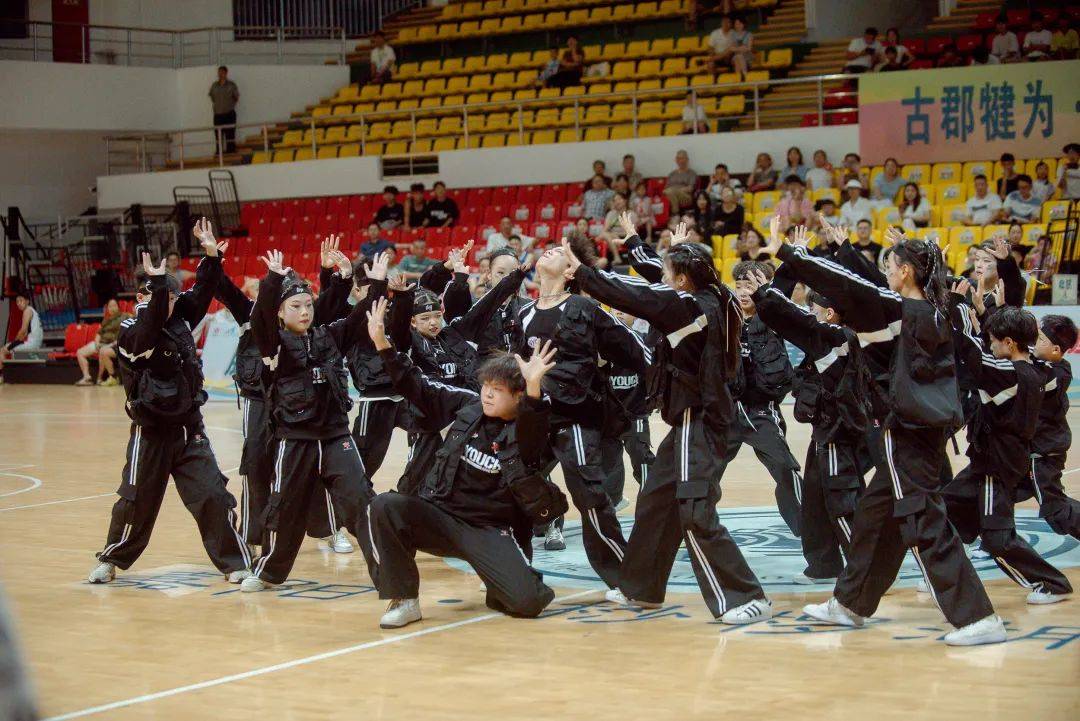 关于全场对决场：双方你来我往角逐激烈的信息