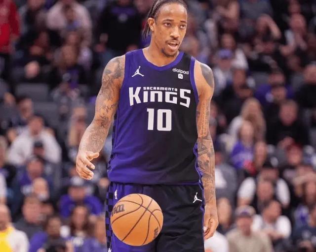 九游娱乐网页-马刺击败活塞，德罗赞独得25分贡献胜利