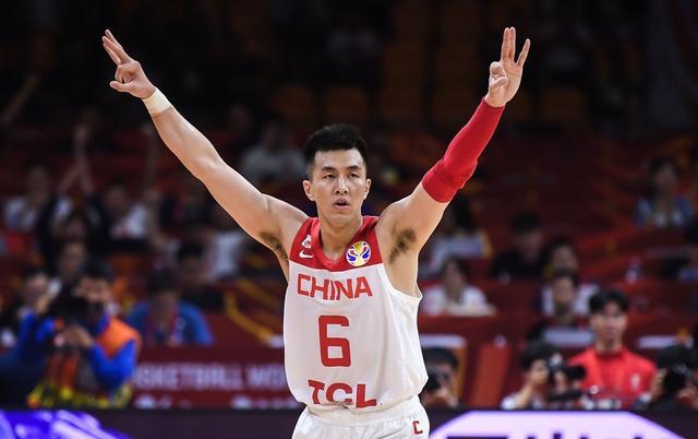 国内球员在CBA联赛中崭露头角，展现实力