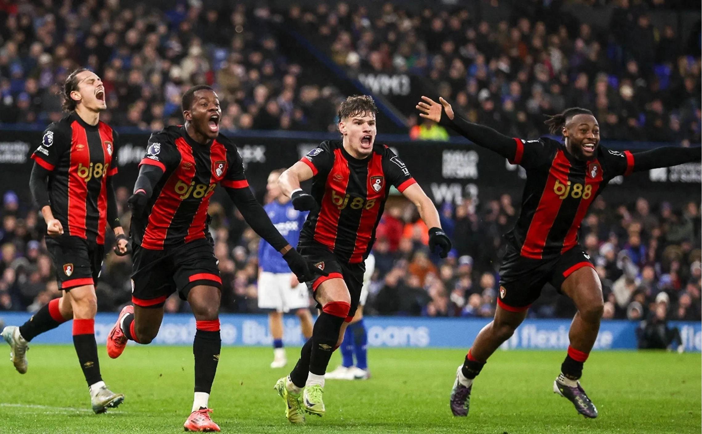 切尔西主场大胜伯恩茅斯，继续逼近榜首的简单介绍