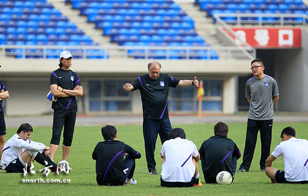 关于泰达队员接受采访谈比赛感受的信息