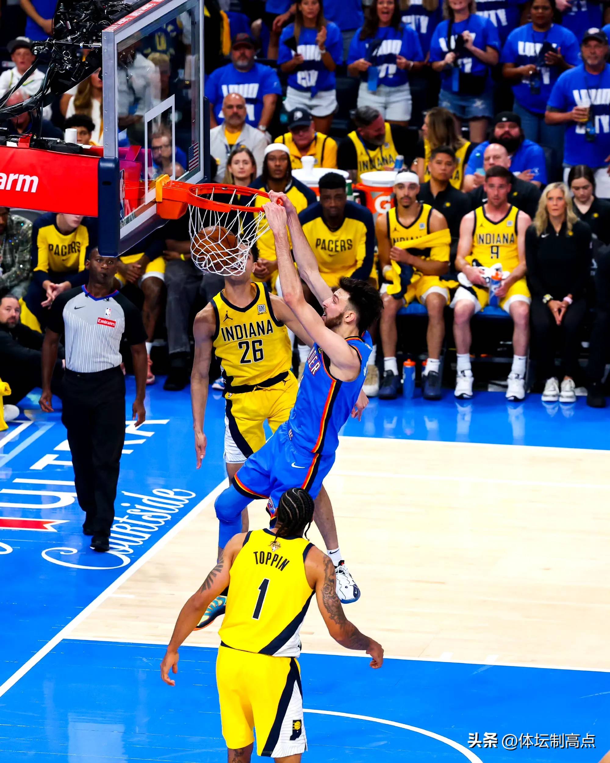 雷霆队近期连胜迅速上升排名,成为一支强队 雷霆队近期连胜迅速上升排名,成为一支强队